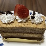 不二家 - 苺とチョコのミルフィーユ　490円