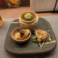 スチーム Dim sum&Wine - 前菜＋お通しの焼売