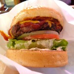 Louis Hamburger Restaurant - ﾊﾞｰｶﾞｰ袋に入れて