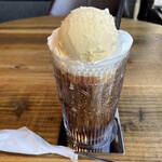 河岸段丘カフェ BRAE-BURN - ホイップクリームとバニラアイスが迫力満点！