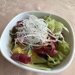 Restaurant Tiffany - ドレッシングが絶品のサラダ