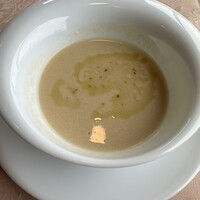 特選近江牛レストラン ティファニー - ほのかにネギ油の風味が香るスープ