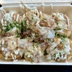 Takoyaki Yuuraku - しょうゆ♪ お出汁の風味に 鰹節 たっぷり