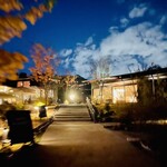 ダブルフォーアパートメント - 【東京町田市、薬師池公園内にある】良さげアメリカン料理屋さん