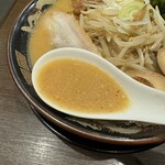 北海道らーめん 熊源 - 「味玉 味噌」のスープ
            2024年3月31日