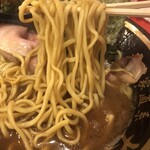 Yokohama Iekei Ramen Daikiya - 麺リフトアップ