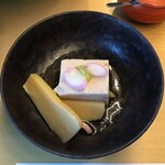 瓢斗 - 自慢の出汁でいただく桜胡麻豆腐と旬の筍