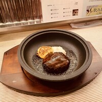 ビストロカラト - "ハンバーグステーキ"ビストロカラト風自家製デミグラスソース