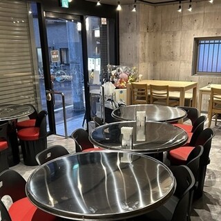 The new restaurant that opened on March 27th has a stylish and shiny interior♪