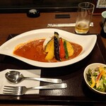 食事処 天の川 - マサラレッドカレー　サラダ付