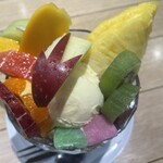 Kajitsuen Riberu - りんご、パイナップル、キウイ、バニラアイス