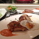 ビキニ　タパ - スパイスの効いたソースと目玉焼きのまろやかさがGoooood!