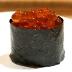 江戸前鮨 二鶴 - 『いくら軍艦巻き』