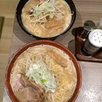 味噌麺処 にそう - 味噌ラーメン 並(上)と大盛(下)