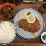 かつ平 - ロースカツ定食　上から