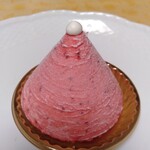 ル ガリュウＭ - いちごのモンブラン 637円：爽やかな甘さといちごのプチプチ感