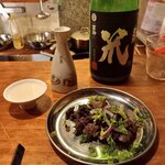 スパイスとお酒 食楽たべ - 梅津の生酛。岩手どりの砂肝ペッパーフライ。