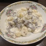 金町製麺 - 舞茸のクリームニョッキ　450円