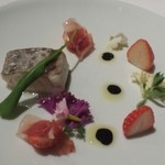 フランス料理 プリドール - （シャンゼリゼコース）魚と苺 赤ワインとバルサミコ風味