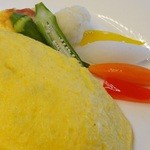 いじゅ - 大宜味村産木酢卵のオムライス 野菜&マッシュポテト添え 
