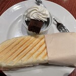CAFE AALIYA - 生ハムとチーズのイタリアンパニーニ