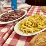 El Buey - 料理写真:El Buey Loin(1kg with french fries)@59.50€