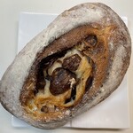 ル・プチメック 日比谷店 - 渋皮つき栗と柚子のパン
