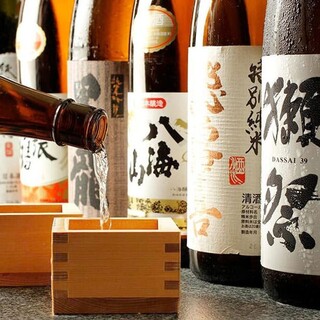 Please enjoy our carefully selected shochu and sake from all over the country.