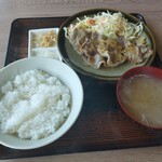 郷味食堂 - ニンニク焼肉定食