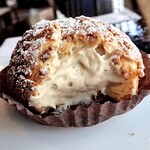 Patisserie L'essentielle - トンカ豆シュークリーム