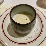 ル・ポティロン - 温かいカリフラワーのポタージュ