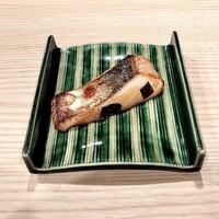 鮨 黒舟 - サクラマス幽庵焼き　桜の葉