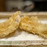 日本橋 蕎ノ字 - スペシャリテの穴子。目の前でサクッとカットされる圧巻のパフォーマンスもごちそうです。