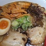 まるげん - 熊本ラーメン。600円。