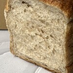 人舟 - 全粒粉食パン１山　360円