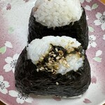 銀むすび - 葉唐辛子と辛子明太子のおにぎり