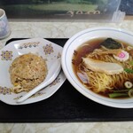 柏楼 - 醤油ラーメン 半チャーハンセット