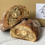 人舟 - みそ酵母ピーナッツバター　320円　断面