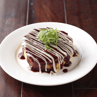 Goes great with both red and white! We offer Okonomiyaki that goes well with wine.