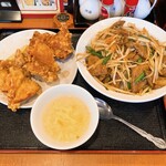 台湾料理 王府 - 唐揚げセットニラレバ丼