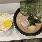 かわむら家 - 味玉ラーメン ライス