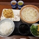 丸亀製麺 - 釜揚げうどん＆白ごはん＆野菜かき揚げ（税込340+140+180=660円）