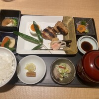 丸の内一丁目 しち十二候 - 