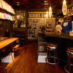 BOOKS BUNNY - 店内全景