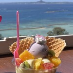 アイスクリンカフェ アーク - 伊江島タッチューを望む席