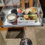 Kamameshi Suishin - 店頭 週替わり定食 サンプル