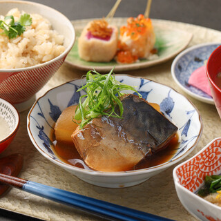 Locally produced for local consumption, vegetables from Takatsuki, and Kinuhikari rice from Takatsuki Kashida are used.