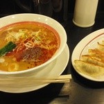 Kourakuen - 「担々麺」と「餃子」計829円