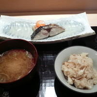 大三 - メイン、鯛飯、味噌汁