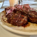 Ruth's Chris Steak House Waikiki - Oahu - PORTERHOUSE FOR TWO フィレ側